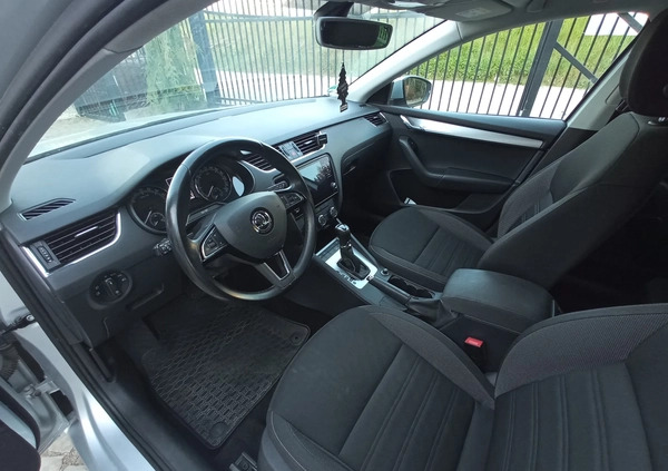 Skoda Octavia cena 48000 przebieg: 200000, rok produkcji 2018 z Woźniki małe 781